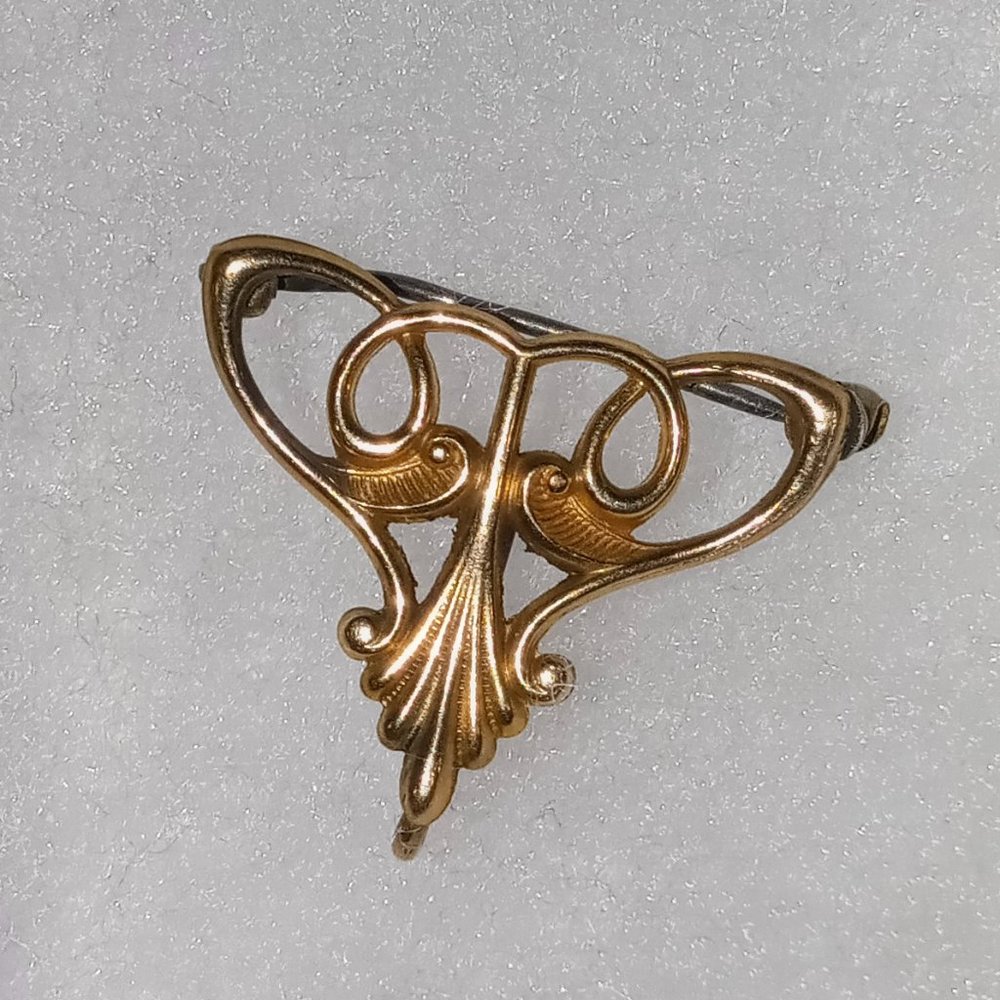 Vermil brooch pin holder for Russian egg pendant
